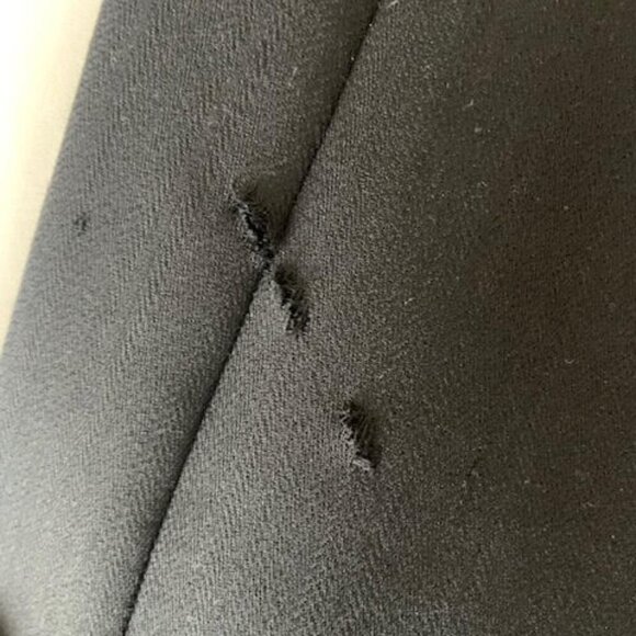 Elegant Black Sleeveless Dress - Picture 10 of 11